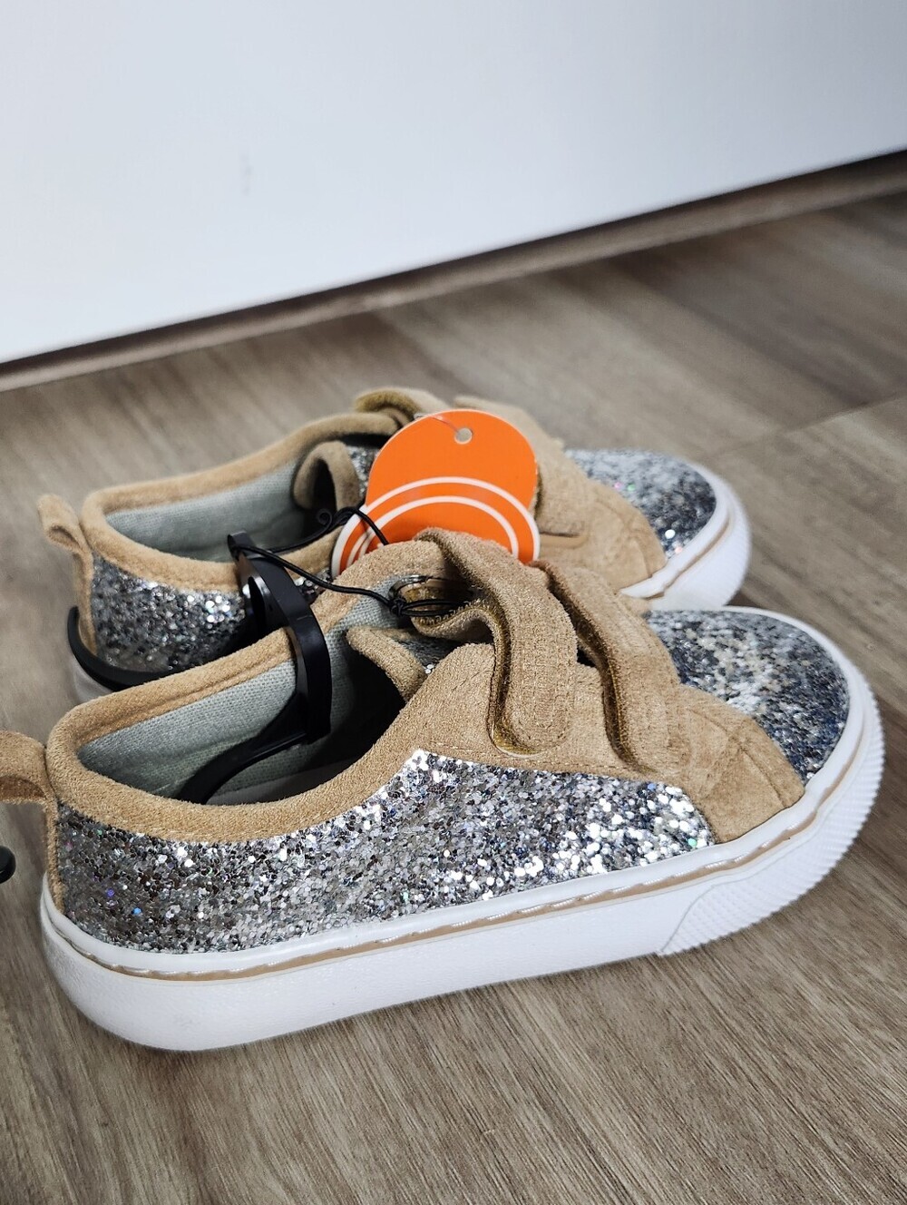 Wonder nation Silver Glitter Girls Velcro Skater Sneakers